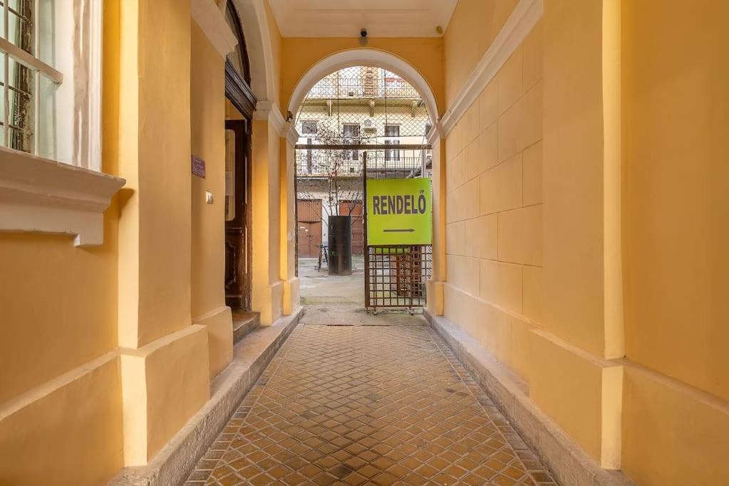 Dizsu'S Place Βουδαπέστη Εξωτερικό φωτογραφία